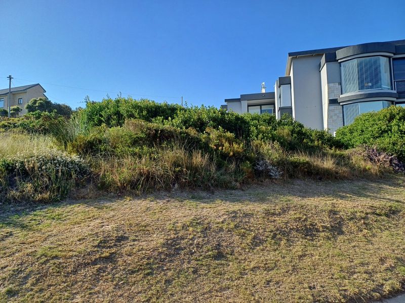 Elevated 600 sqm Stand with Spectacular Sea Views in Reebok - Photo 10