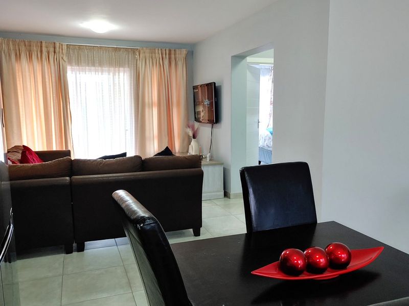 Discover this perfectly positioned 2-bedroom ground floor unit, designed for comfort and convenience. - Photo 4