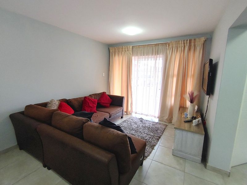 Discover this perfectly positioned 2-bedroom ground floor unit, designed for comfort and convenience. - Photo 6