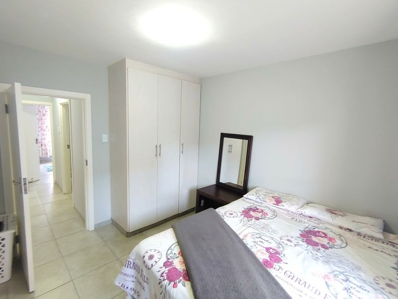 Discover this perfectly positioned 2-bedroom ground floor unit, designed for comfort and convenience. - Photo 10