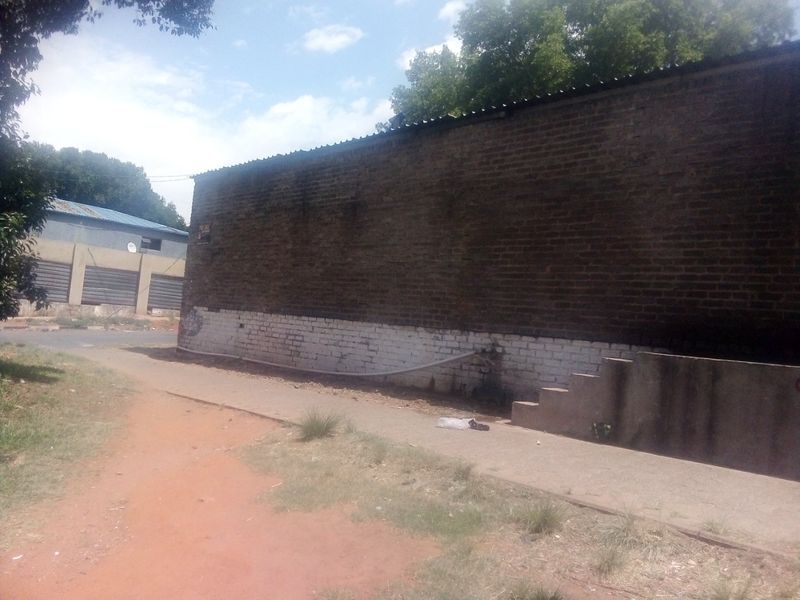 Prime Position Corner Stand, bosting with 3 Phase electricity on JULES Street - Photo 8