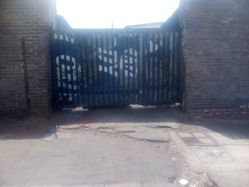 Prime Position Corner Stand, bosting with 3 Phase electricity on JULES Street - Photo 4