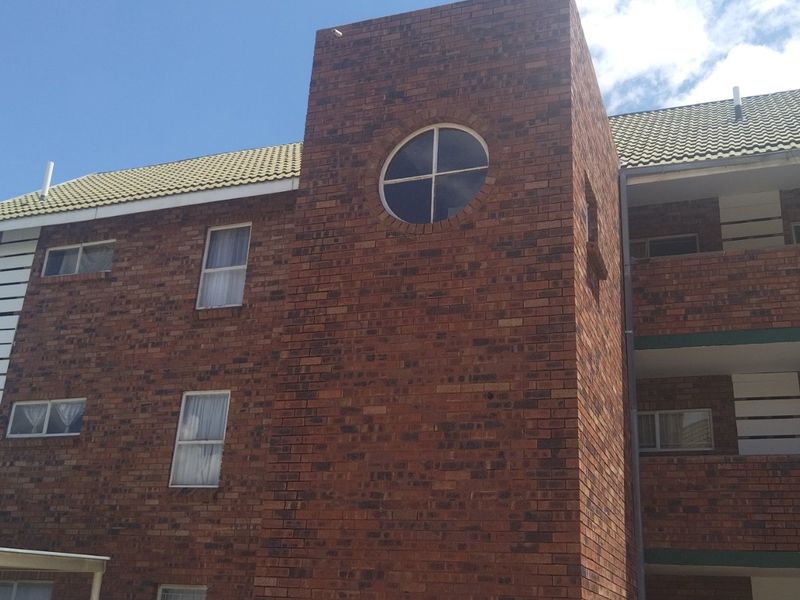 Lovely 2 Bedroom Apartment for Rent in Willows, Bloemfontein - Photo 2
