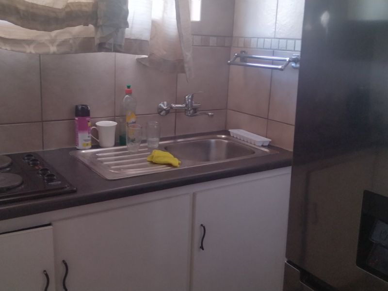 Lovely 2 Bedroom Apartment for Rent in Willows, Bloemfontein - Photo 7