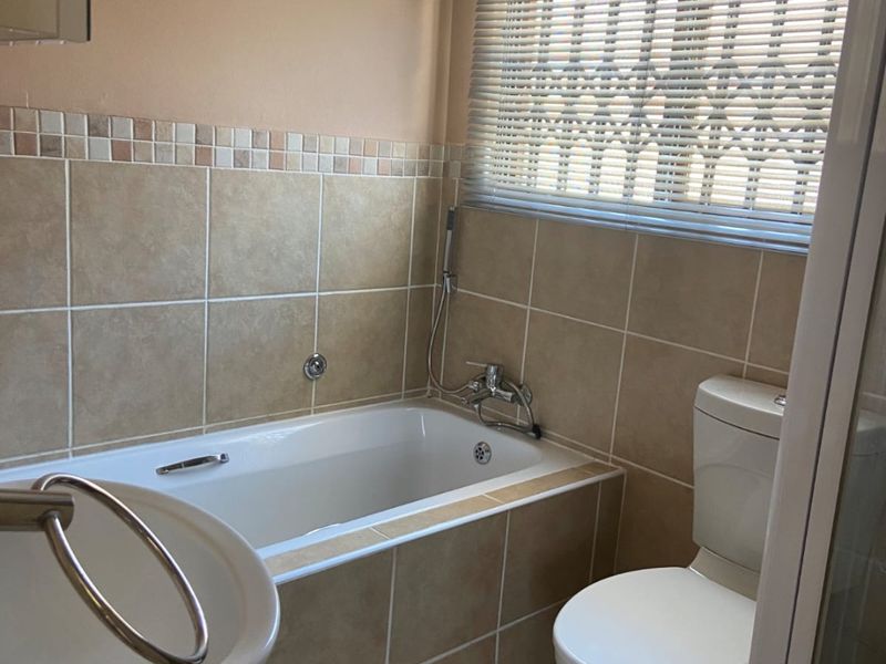 Beautiful townhouse in Arundo Estate - Photo 4