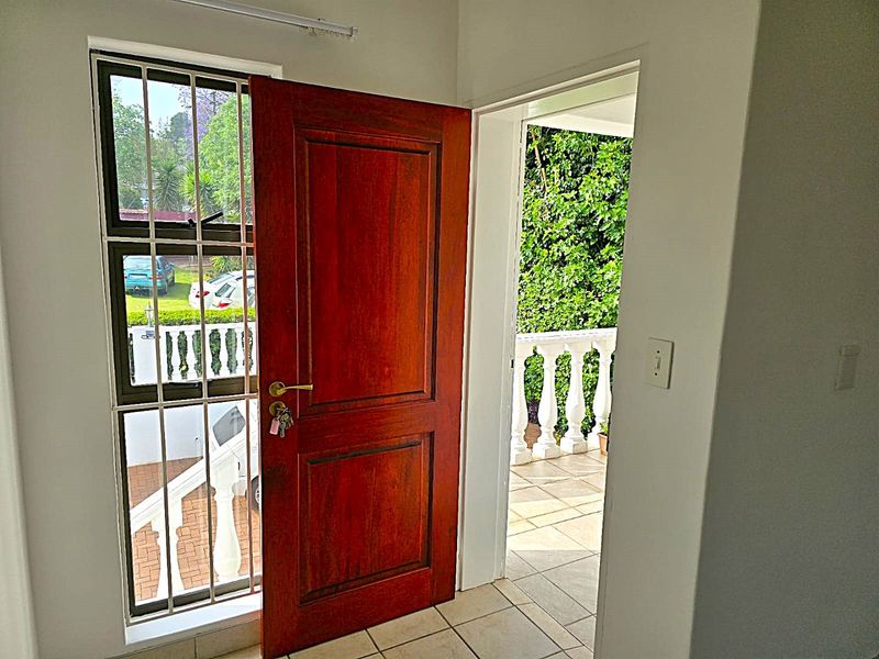 1 Bedroom 1 Bathroom Upper level Apartment To Let in Parktown - Photo 5