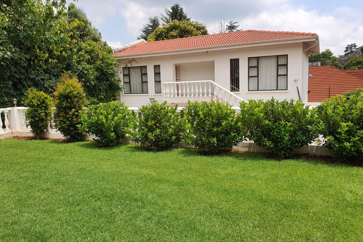 1 Bedroom 1 Bathroom Upper level Apartment To Let in Parktown - Photo 2