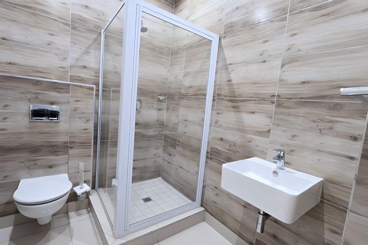 Chic Urban Apartment for Sale in Umhlanga - Photo 4