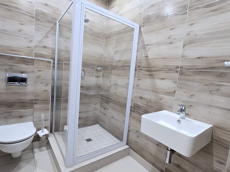 Chic Urban Apartment for Sale in Umhlanga - Photo 4