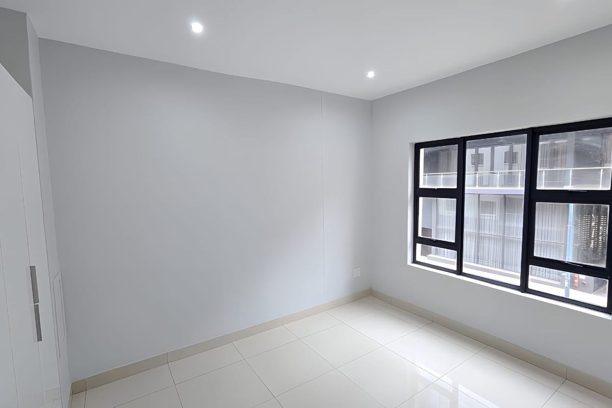Chic Urban Apartment for Sale in Umhlanga - Photo 5