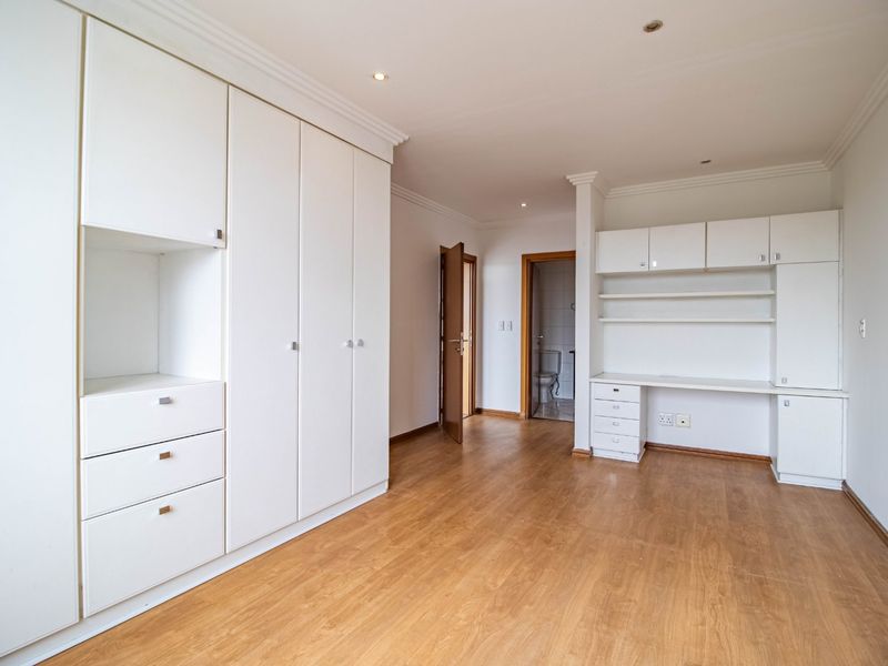 2 BEDROOM APARTMENT FOR SALE IN BEDFORD - Photo 3