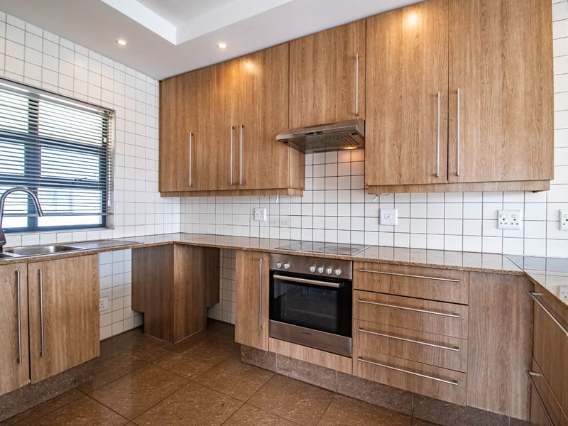 2 BEDROOM APARTMENT FOR SALE IN BEDFORD - Photo 8