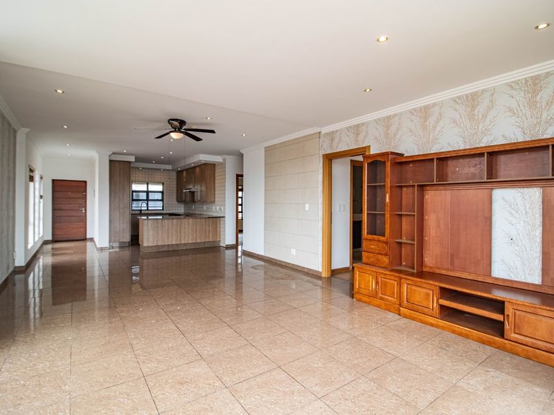 2 BEDROOM APARTMENT FOR SALE IN BEDFORD - Photo 6