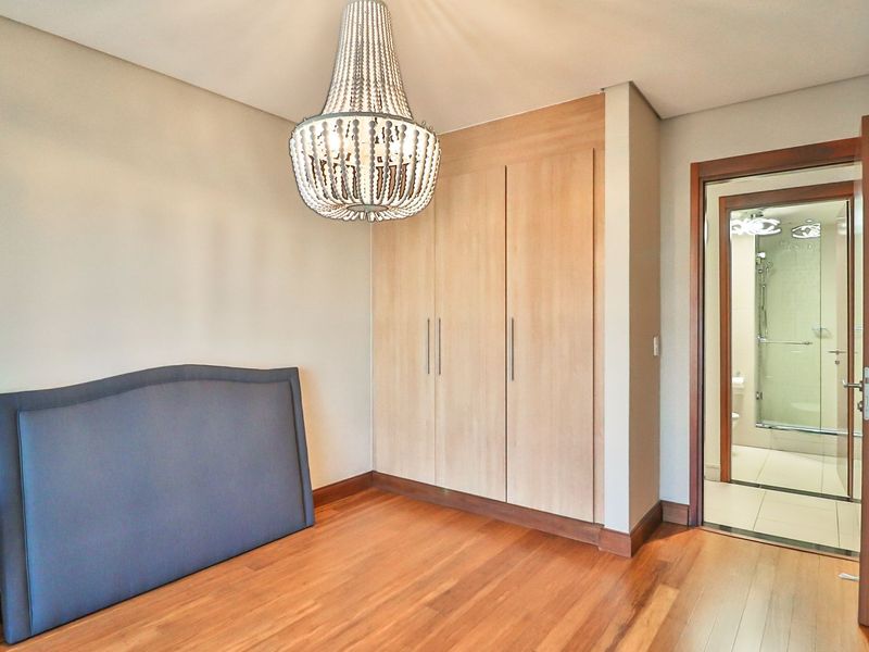 2 Bedroom Apartment For Sale in Bedford Centre - Photo 10