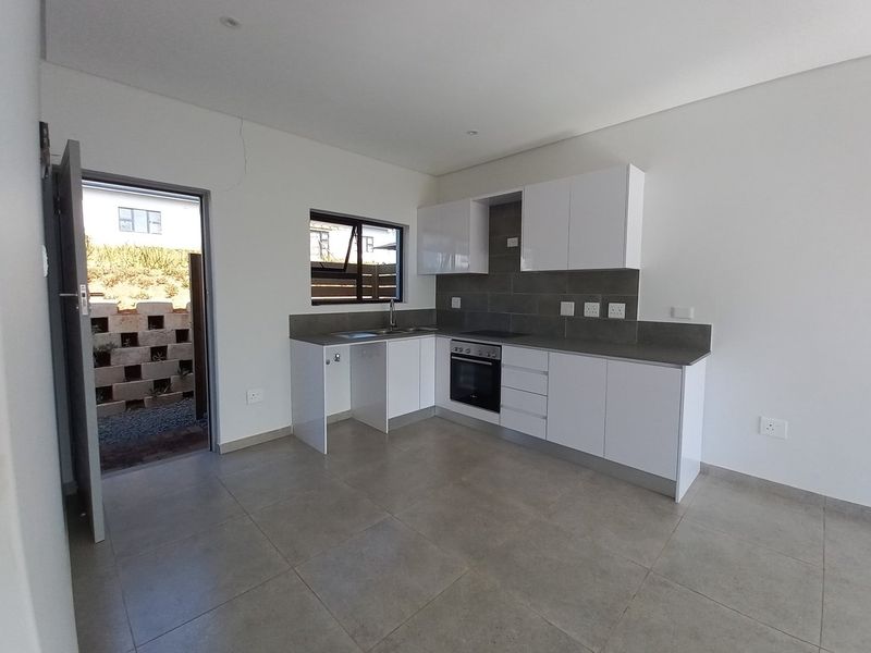 Modern. Neat. Popular. Cheap. Great for Investors. - Photo 8