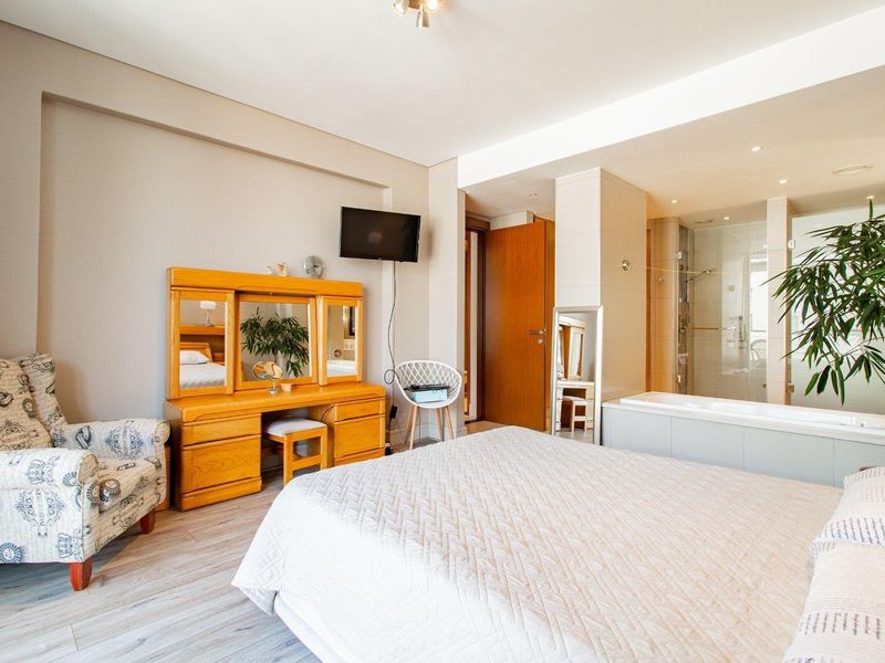 2 Bedroom Apartment for Sale - Photo 10