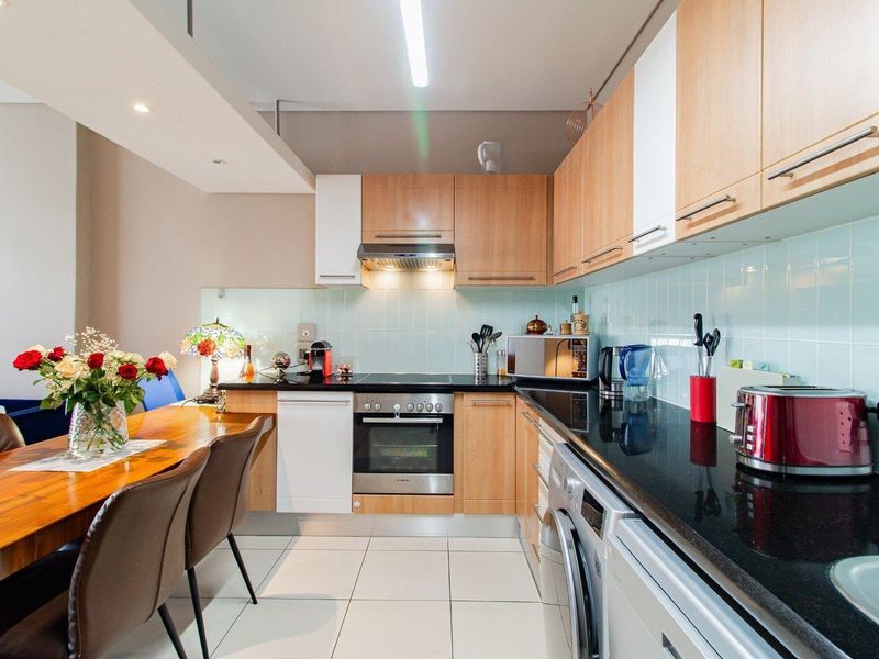 2 Bedroom Apartment for Sale - Photo 4