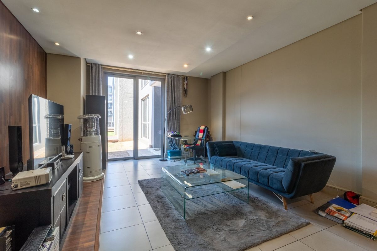 STUNNING 2 BEDROOM GARDEN UNIT FOR SALE AT BEDFORD - Photo 2