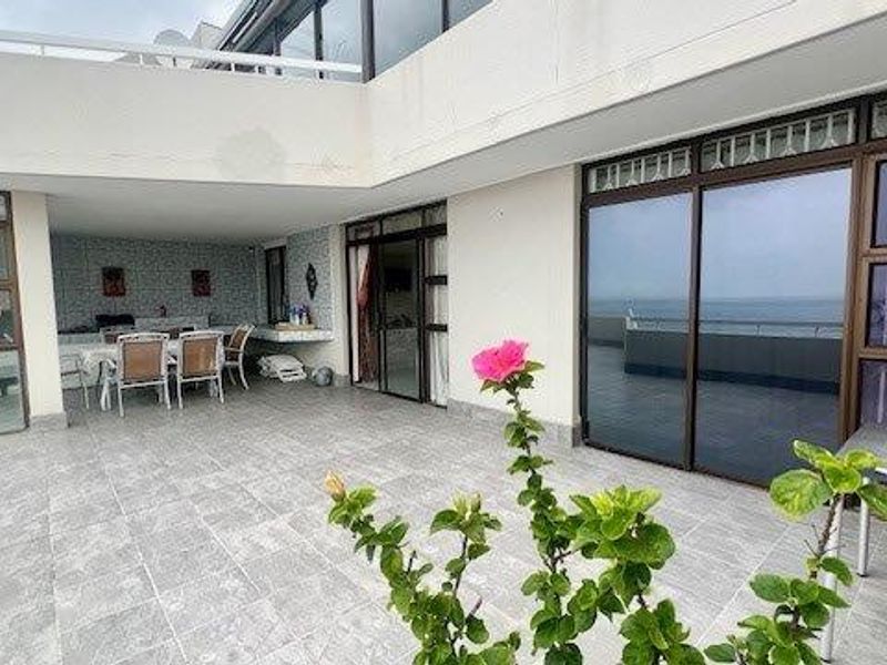 Cozy Coastal Apartment With Ocean Views - Photo 4