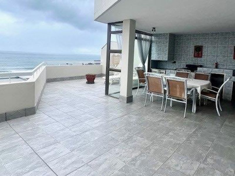 Cozy Coastal Apartment With Ocean Views - Photo 2