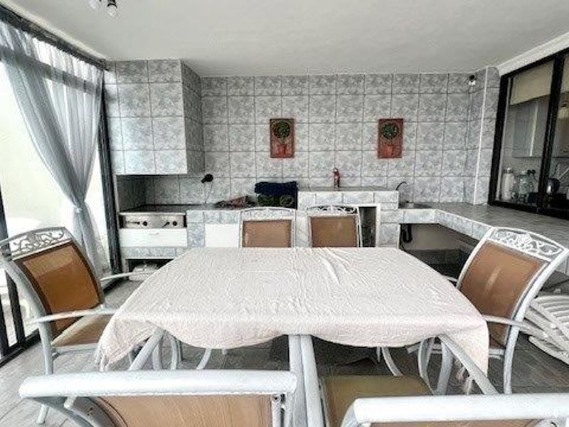 Cozy Coastal Apartment With Ocean Views - Photo 7