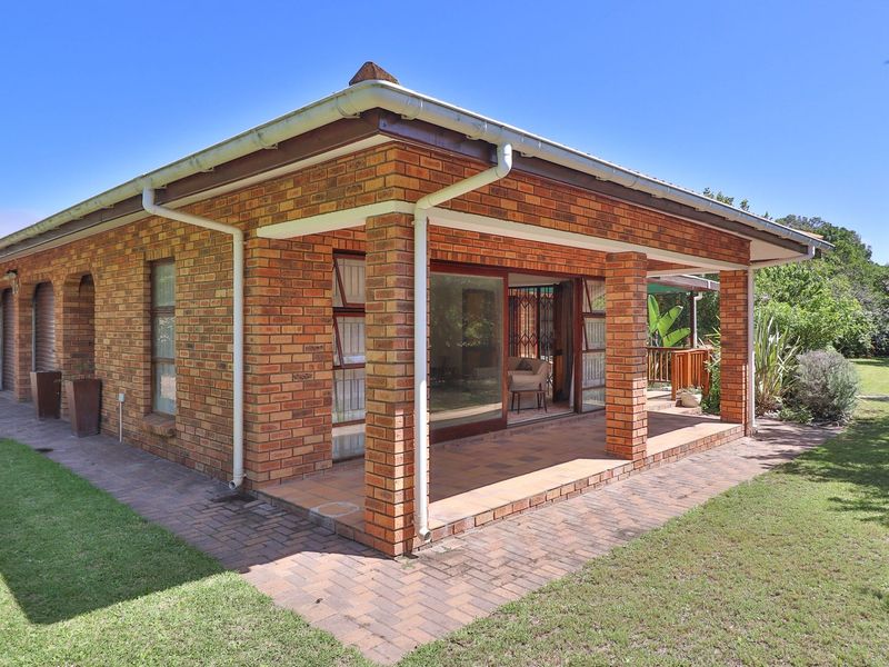 A Charming Family Home with Endless Potential on Sedgefield’s Island.  - Photo 3