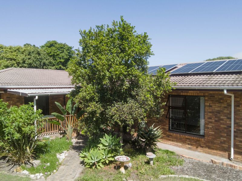 A Charming Family Home with Endless Potential on Sedgefield’s Island.  - Photo 2