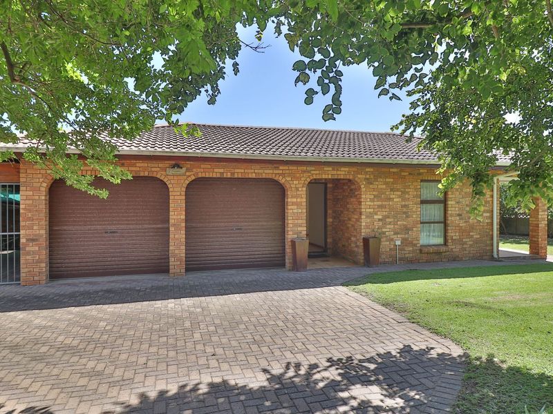 A Charming Family Home with Endless Potential on Sedgefield’s Island.  - Photo 6