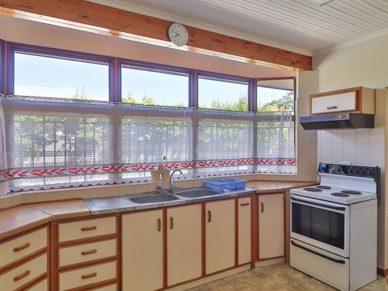 A Charming Family Home with Endless Potential on Sedgefield’s Island.  - Photo 7