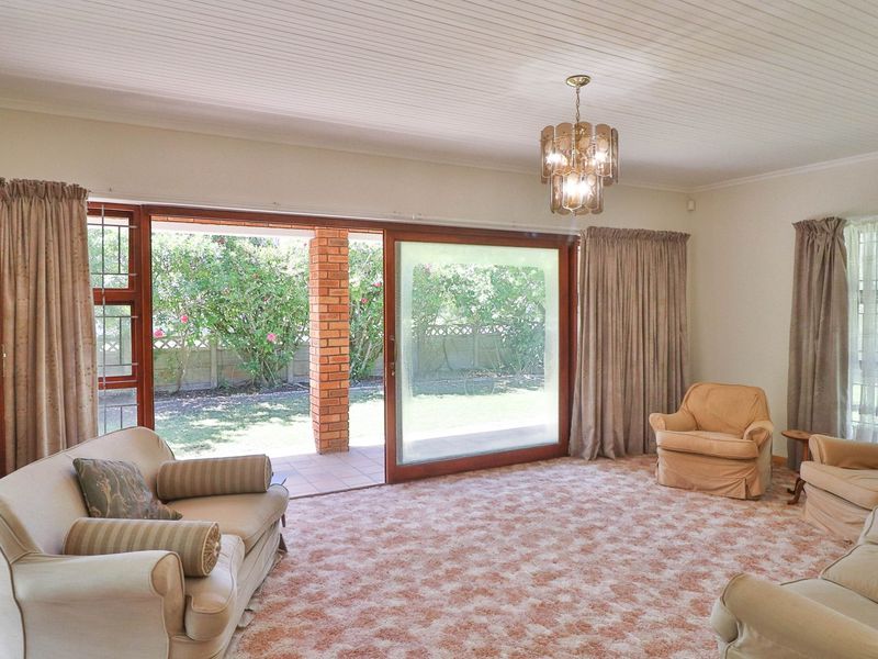 A Charming Family Home with Endless Potential on Sedgefield’s Island.  - Photo 5