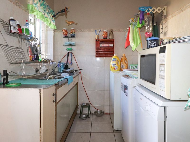 RENTAL OPPORTUNITY WITH SPACIOUS  4 BEDROOM HOME - Photo 10