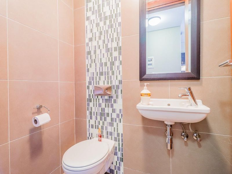 1 Bedroom Fully Furnished Apartment In Bedford Square For Sale - Photo 9