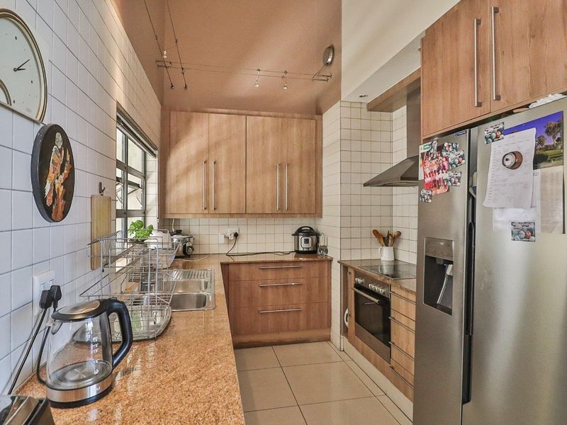 3 BEDROOM PENTHOUSE FOR SALE IN THE HEART OF BEDFORD!! - Photo 3