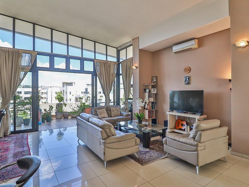 3 BEDROOM PENTHOUSE FOR SALE IN THE HEART OF BEDFORD!! - Photo 9