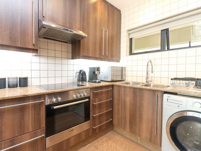 2 Bed 2 Bath Ground Unit For Sale! - Photo 3
