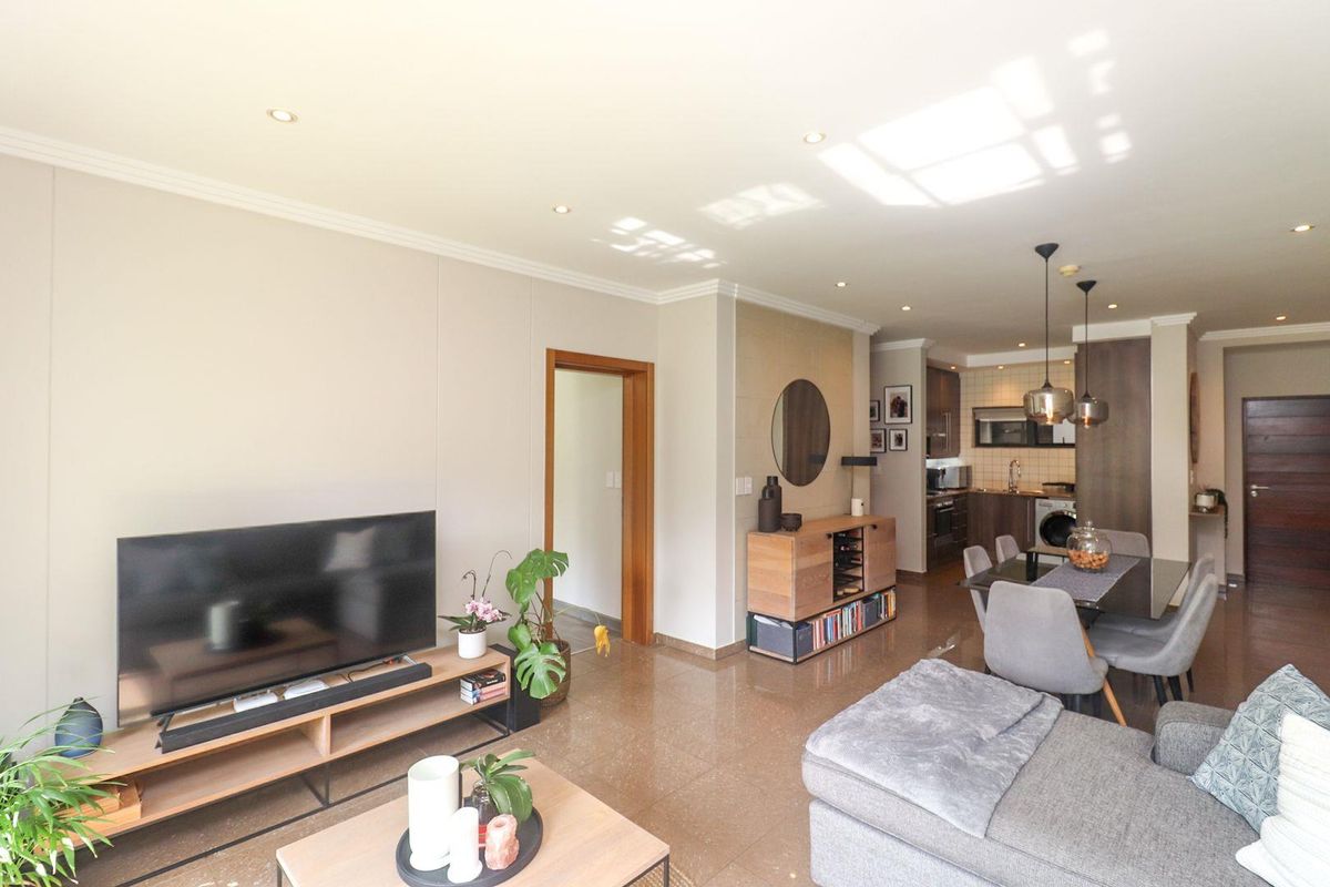 2 Bed 2 Bath Ground Unit For Sale! - Photo 4