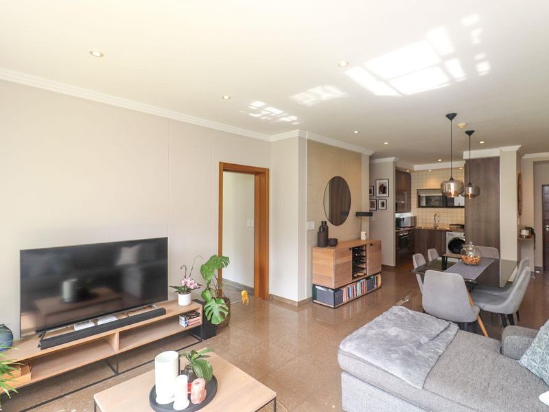 2 Bed 2 Bath Ground Unit For Sale! - Photo 4