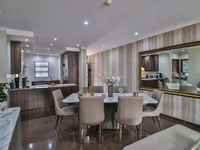 2 BEDROOM APARTMENT FOR SALE IN BEDFORD SQUARE - Photo 2