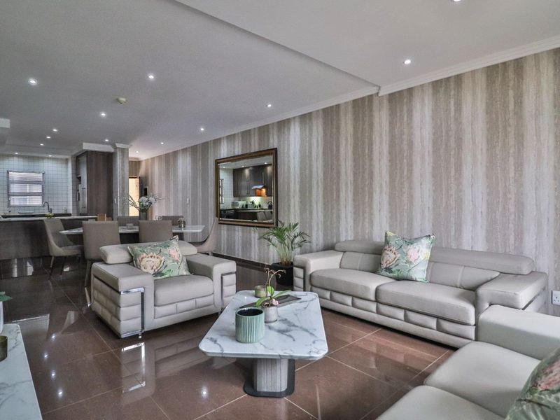 2 BEDROOM APARTMENT FOR SALE IN BEDFORD SQUARE - Photo 6