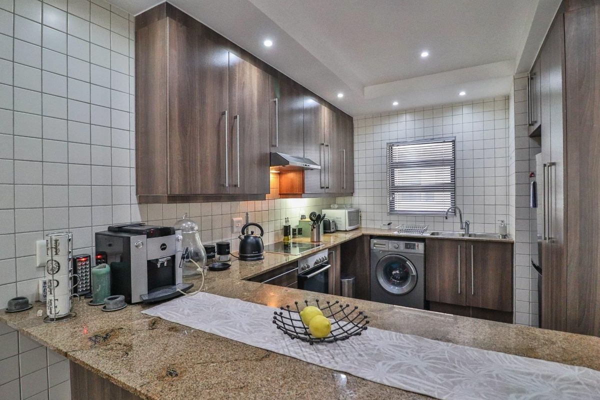 2 BEDROOM APARTMENT FOR SALE IN BEDFORD SQUARE - Photo 5