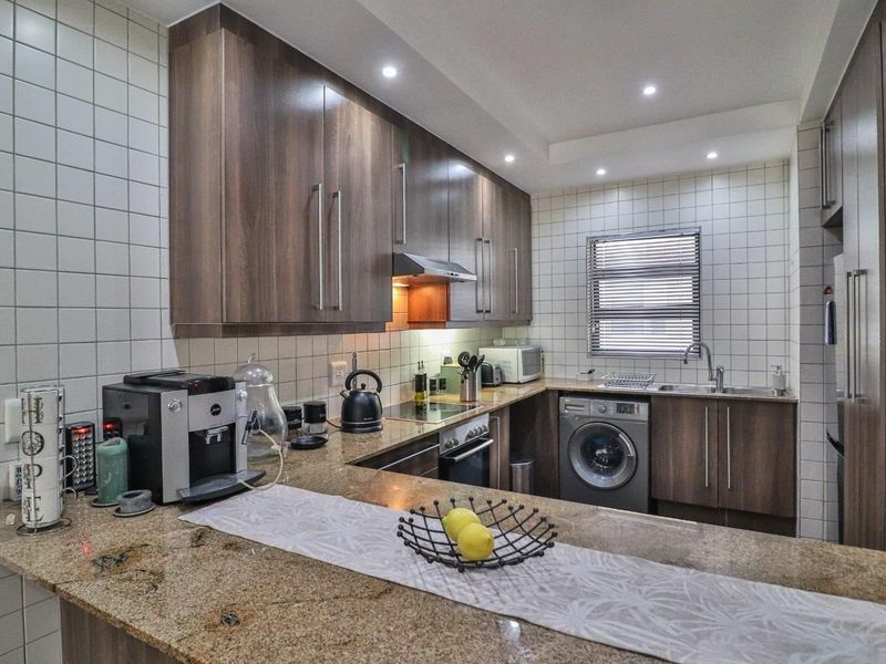 2 BEDROOM APARTMENT FOR SALE IN BEDFORD SQUARE - Photo 5