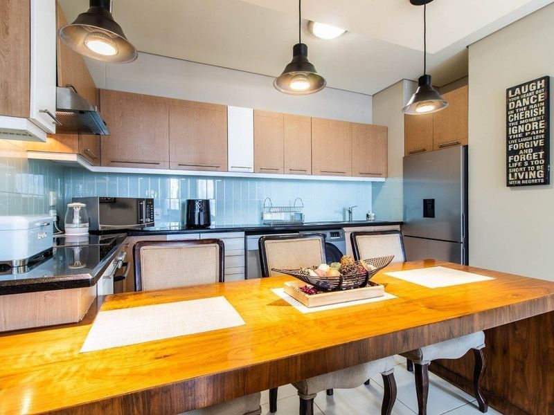 Upmarket 2 Bedroom Apartment for Sale - Photo 2