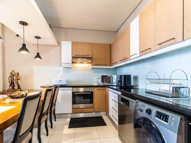 Upmarket 2 Bedroom Apartment for Sale - Photo 7