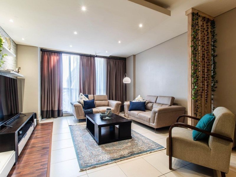 Upmarket 2 Bedroom Apartment for Sale - Photo 5