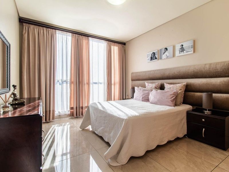 Upmarket 2 Bedroom Apartment for Sale - Photo 10