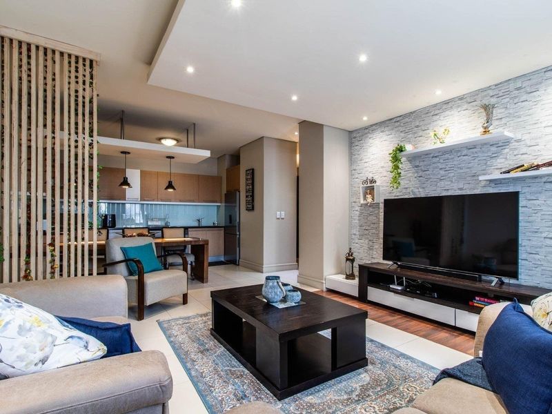 Upmarket 2 Bedroom Apartment for Sale - Photo 4