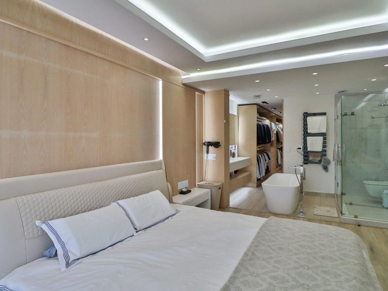 Stunning Double 3 Bedroom Apartment For Sale - Photo 2