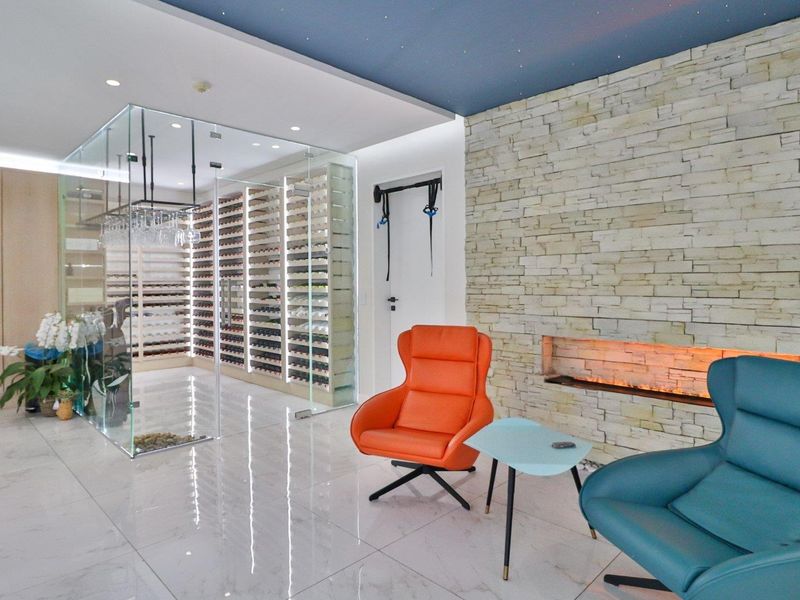 Stunning Double 3 Bedroom Apartment For Sale - Photo 5