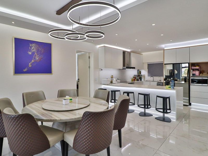 Stunning Double 3 Bedroom Apartment For Sale - Photo 7