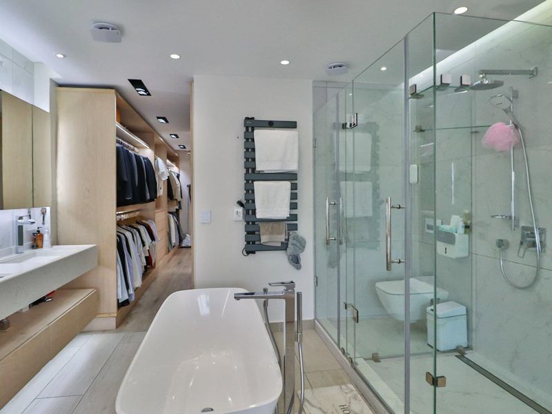 Stunning Double 3 Bedroom Apartment For Sale - Photo 10